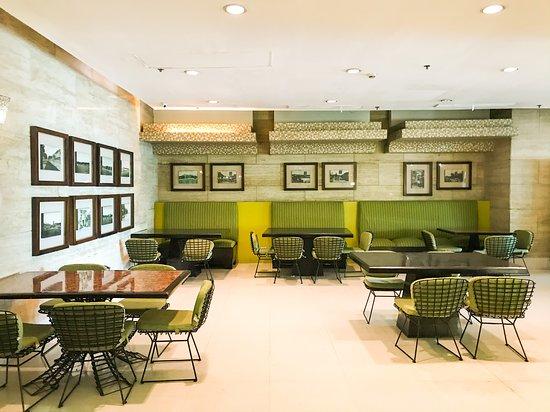 GLO Cafe & Restaurant